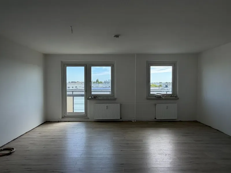 Saniertes Dachgeschoss mit Balkon, Wannenbad und Aufzug! — photo 1